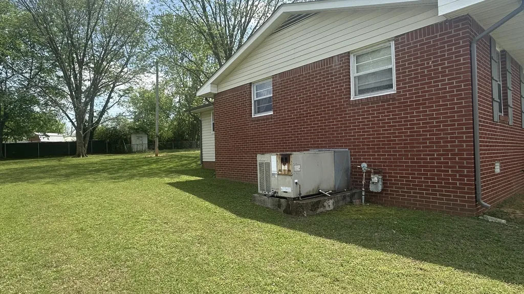 204 Crest Drive Hopkinsville KY 42240