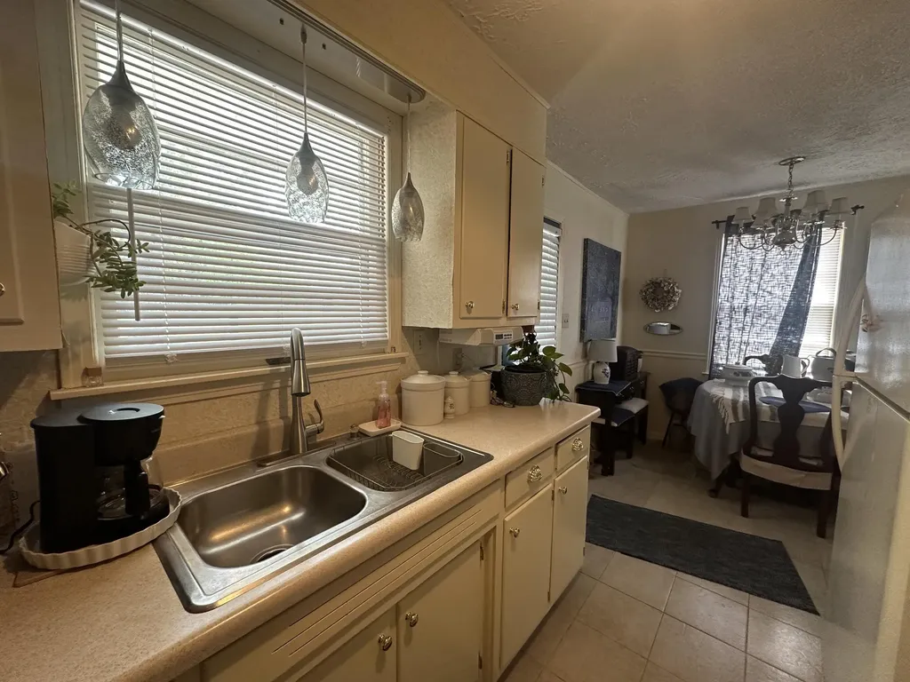 204 Crest Drive Hopkinsville KY 42240