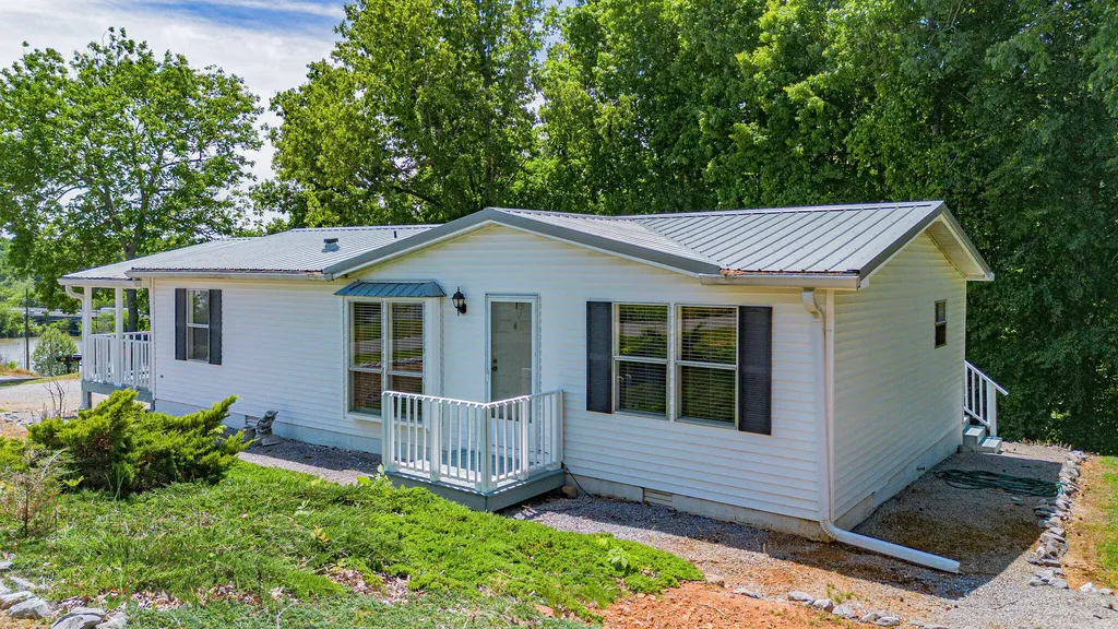 934 Cantrell Road Eddyville KY 42038