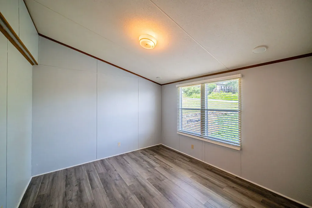 934 Cantrell Road Eddyville KY 42038