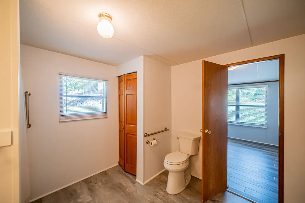 934 Cantrell Road Eddyville KY 42038