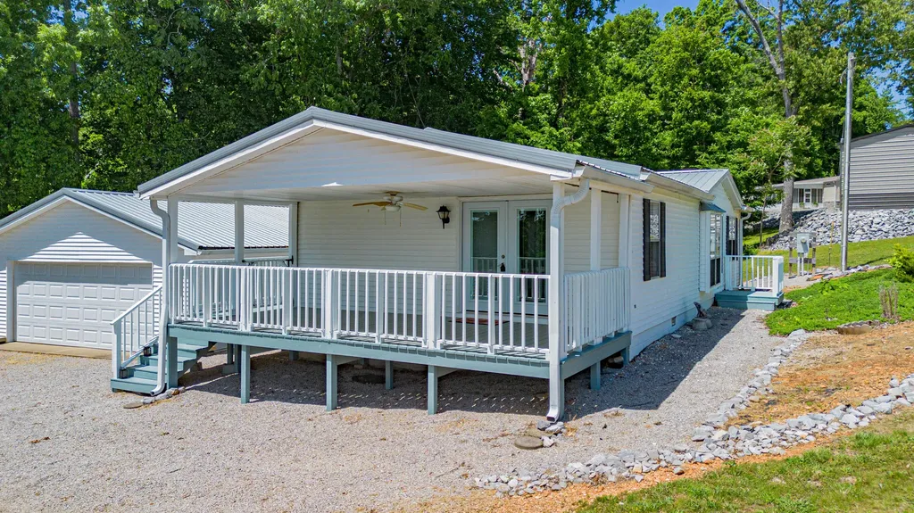 934 Cantrell Road Eddyville KY 42038