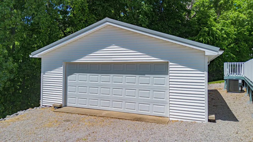 934 Cantrell Road Eddyville KY 42038
