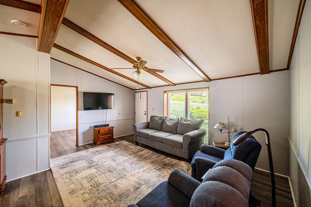 934 Cantrell Road Eddyville KY 42038