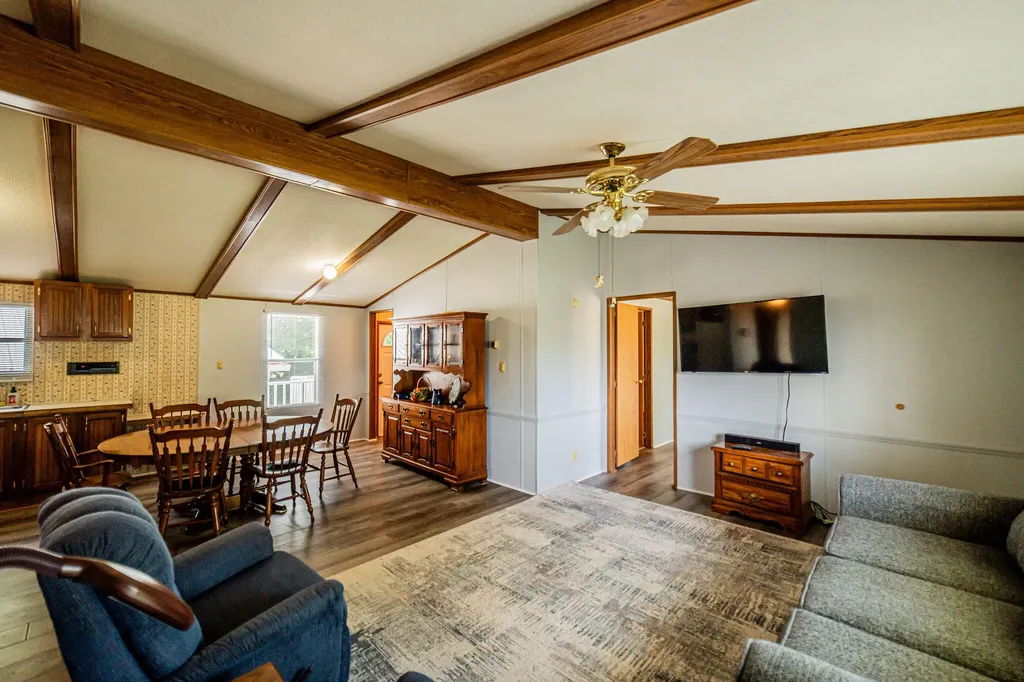 934 Cantrell Road Eddyville KY 42038