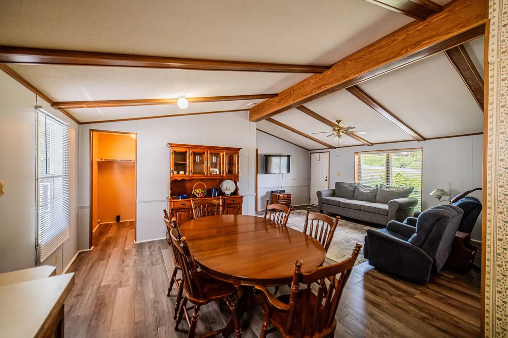 934 Cantrell Road Eddyville KY 42038