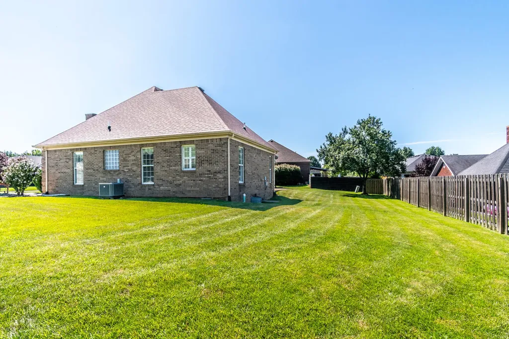 114 Castlewood Drive Richmond KY 40475