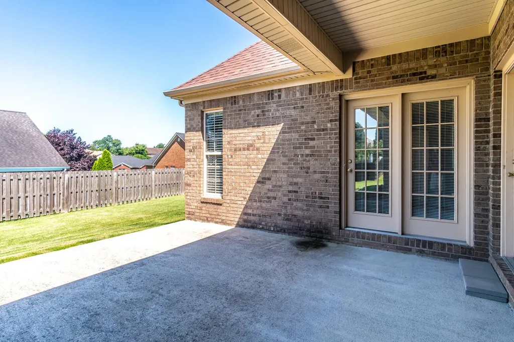 114 Castlewood Drive Richmond KY 40475