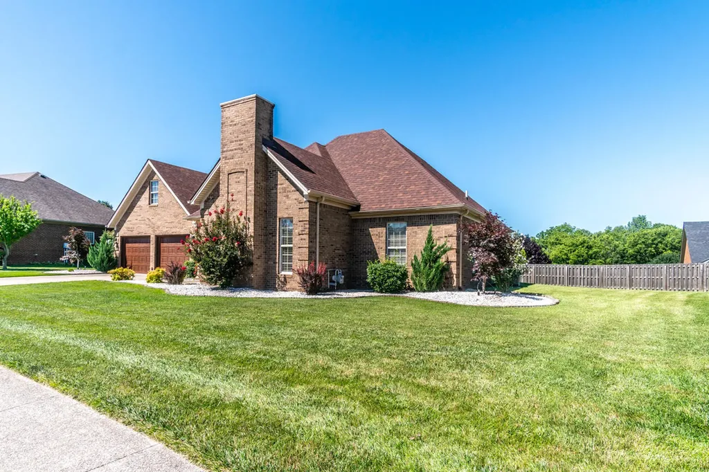 114 Castlewood Drive Richmond KY 40475