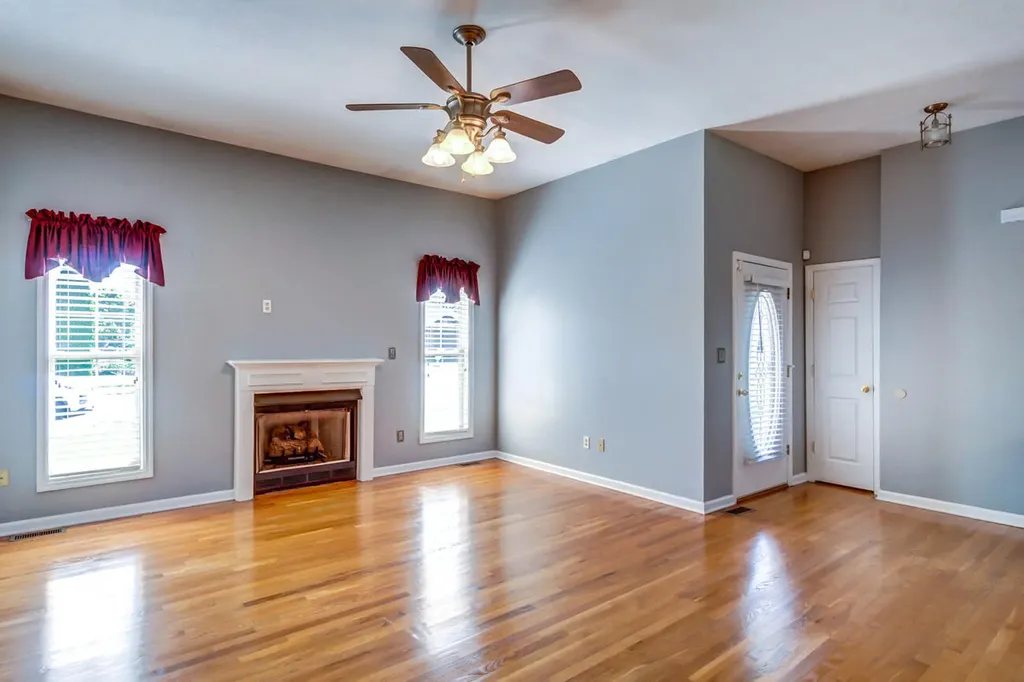 114 Castlewood Drive Richmond KY 40475