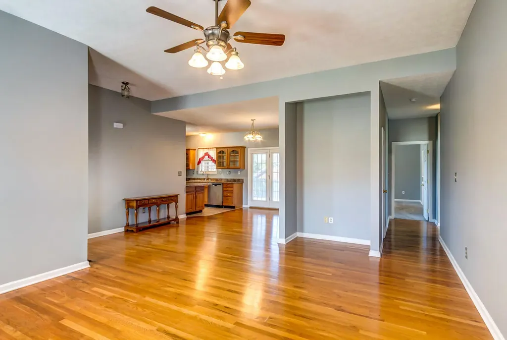 114 Castlewood Drive Richmond KY 40475