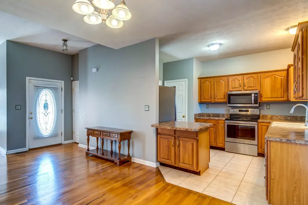 114 Castlewood Drive Richmond KY 40475