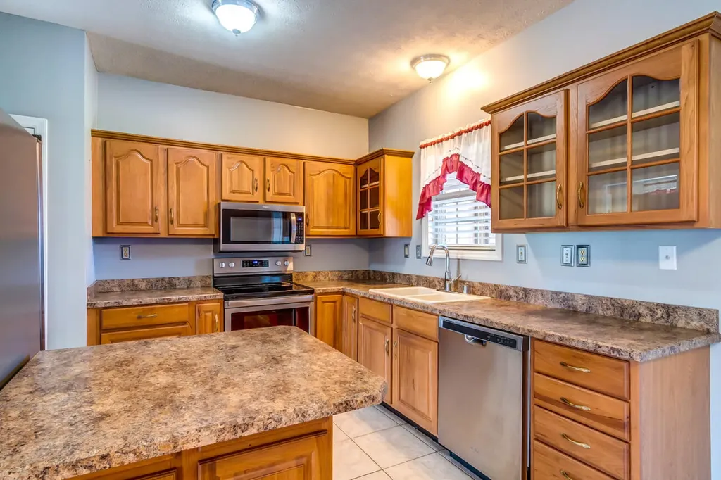 114 Castlewood Drive Richmond KY 40475