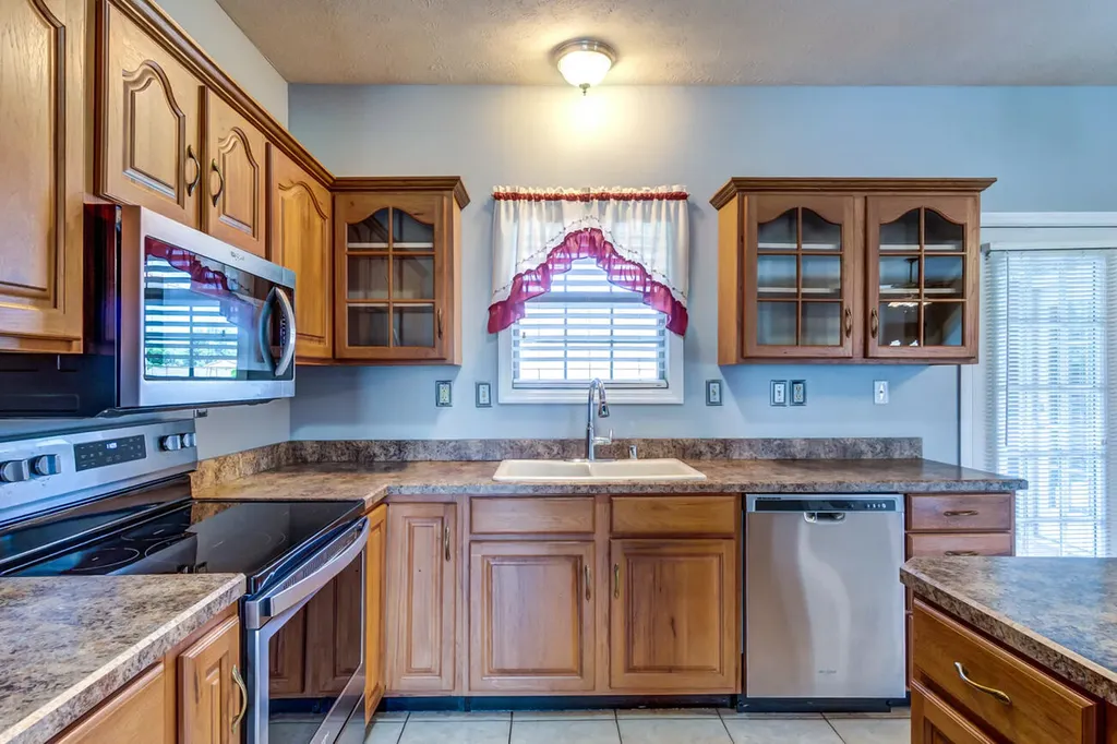 114 Castlewood Drive Richmond KY 40475