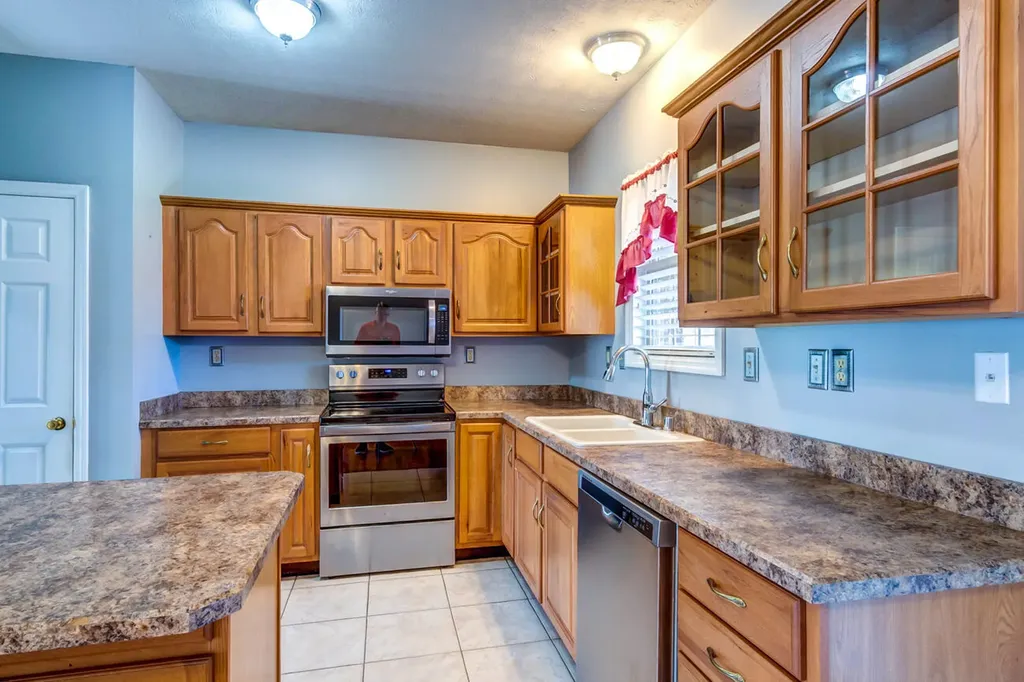 114 Castlewood Drive Richmond KY 40475