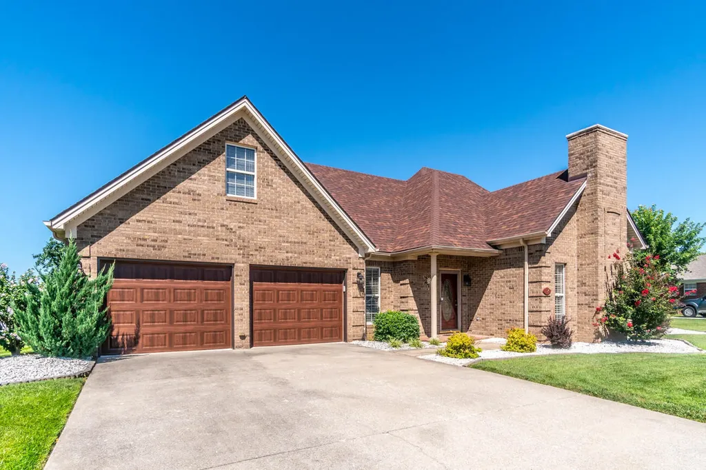 114 Castlewood Drive Richmond KY 40475