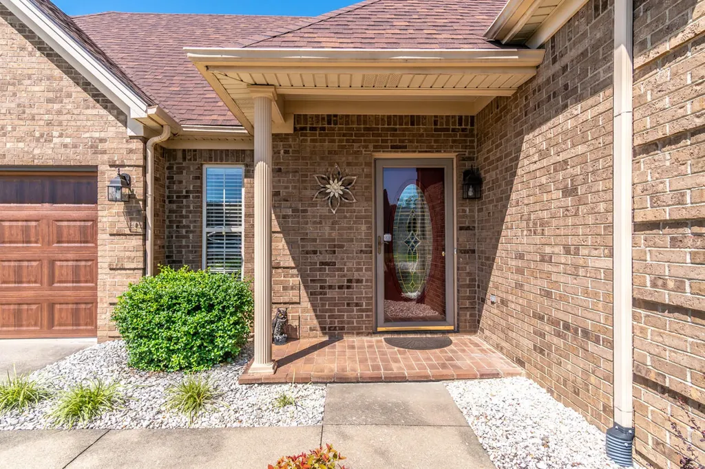 114 Castlewood Drive Richmond KY 40475