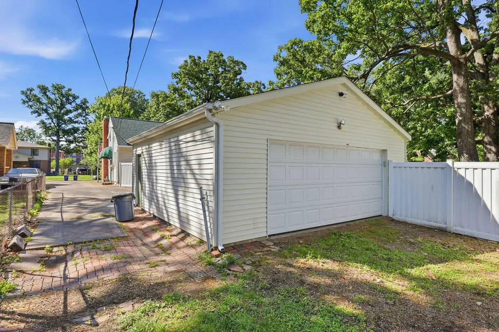 2129 Monroe Street Paducah KY 42001