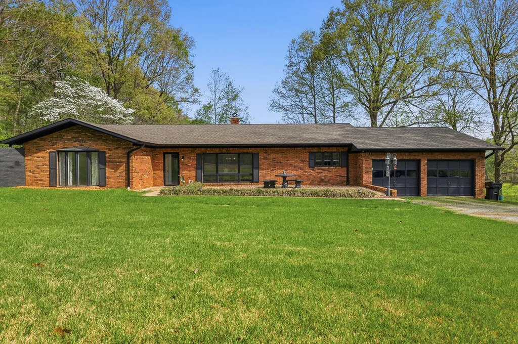 1601 Shallow Creek Circle Paducah KY 42001