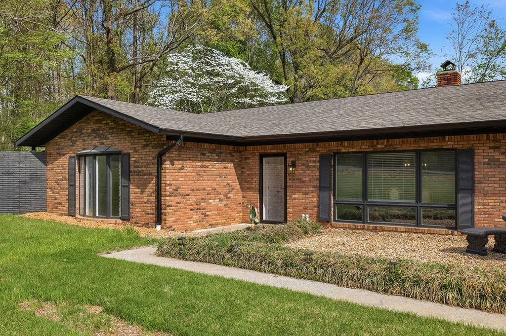 1601 Shallow Creek Circle Paducah KY 42001