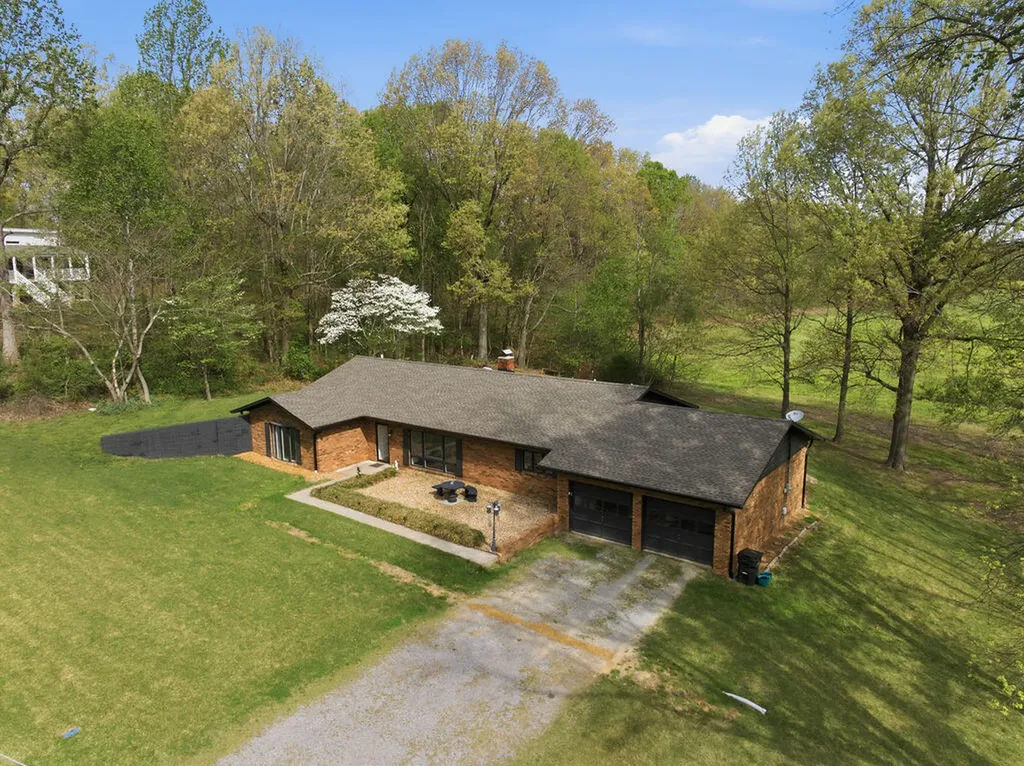 1601 Shallow Creek Circle Paducah KY 42001