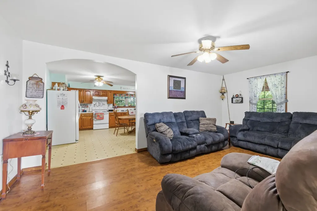 582 High Ridge Tower Road Middleburg KY 42541