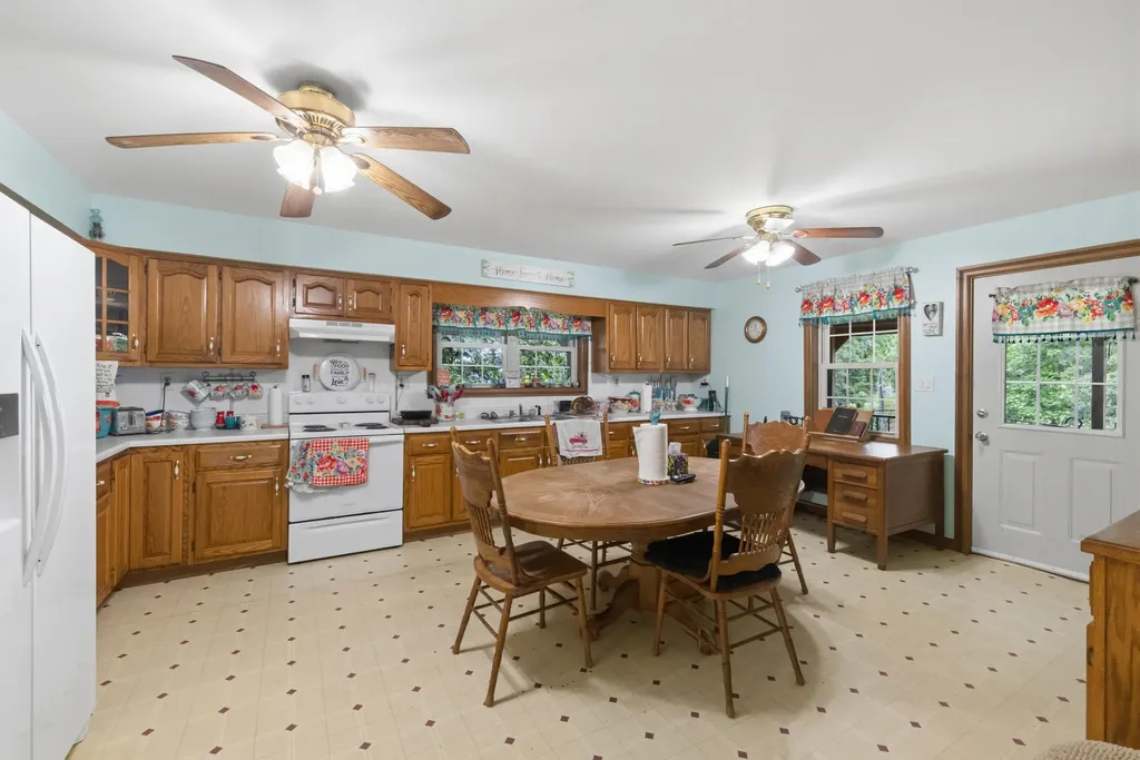 582 High Ridge Tower Road Middleburg KY 42541