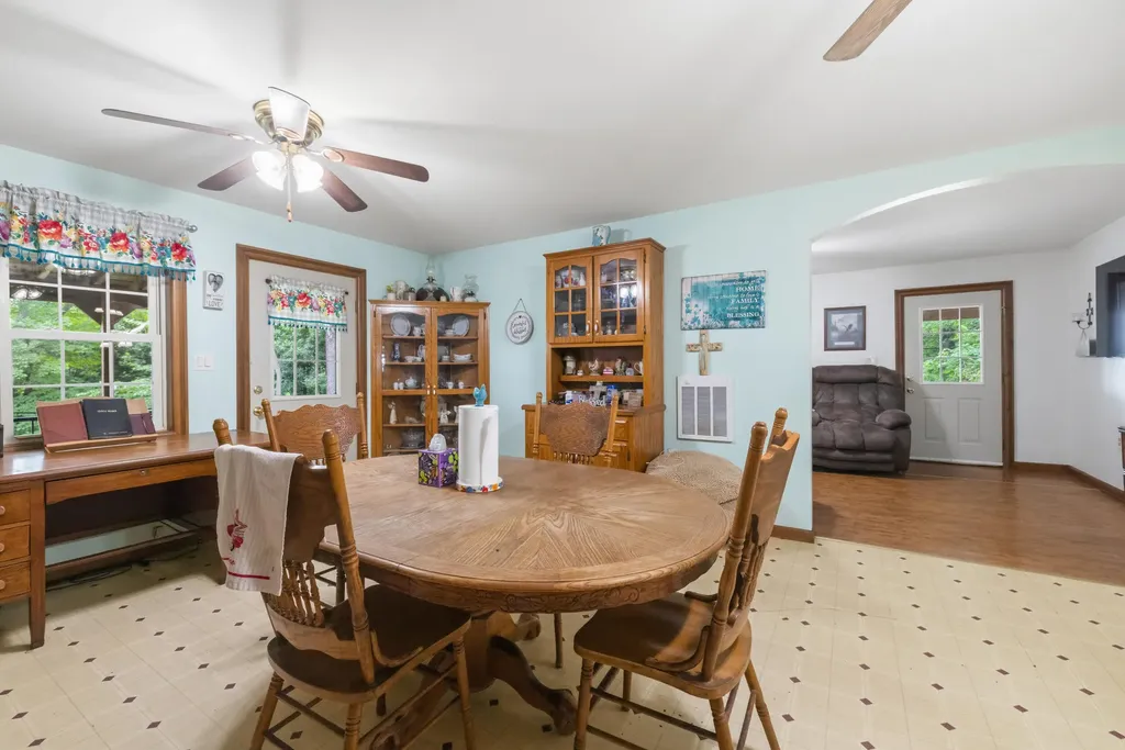 582 High Ridge Tower Road Middleburg KY 42541