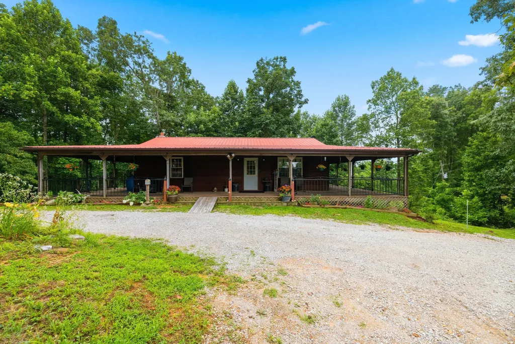 582 High Ridge Tower Road Middleburg KY 42541