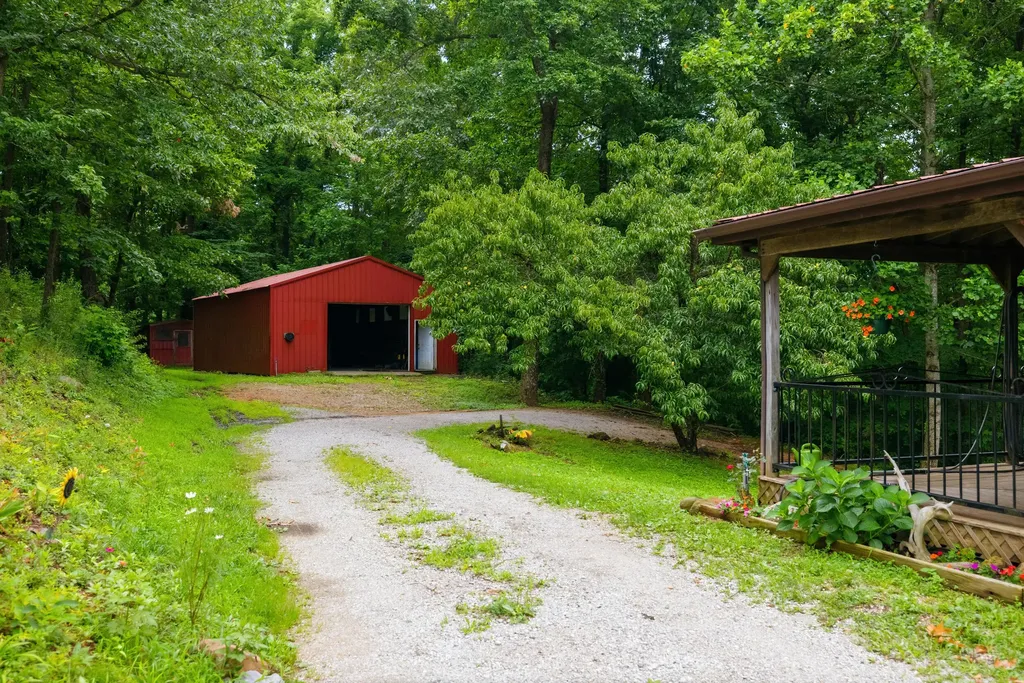 582 High Ridge Tower Road Middleburg KY 42541