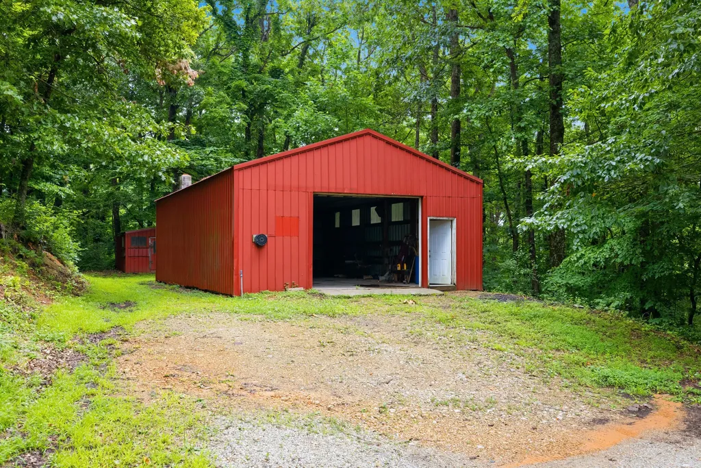 582 High Ridge Tower Road Middleburg KY 42541
