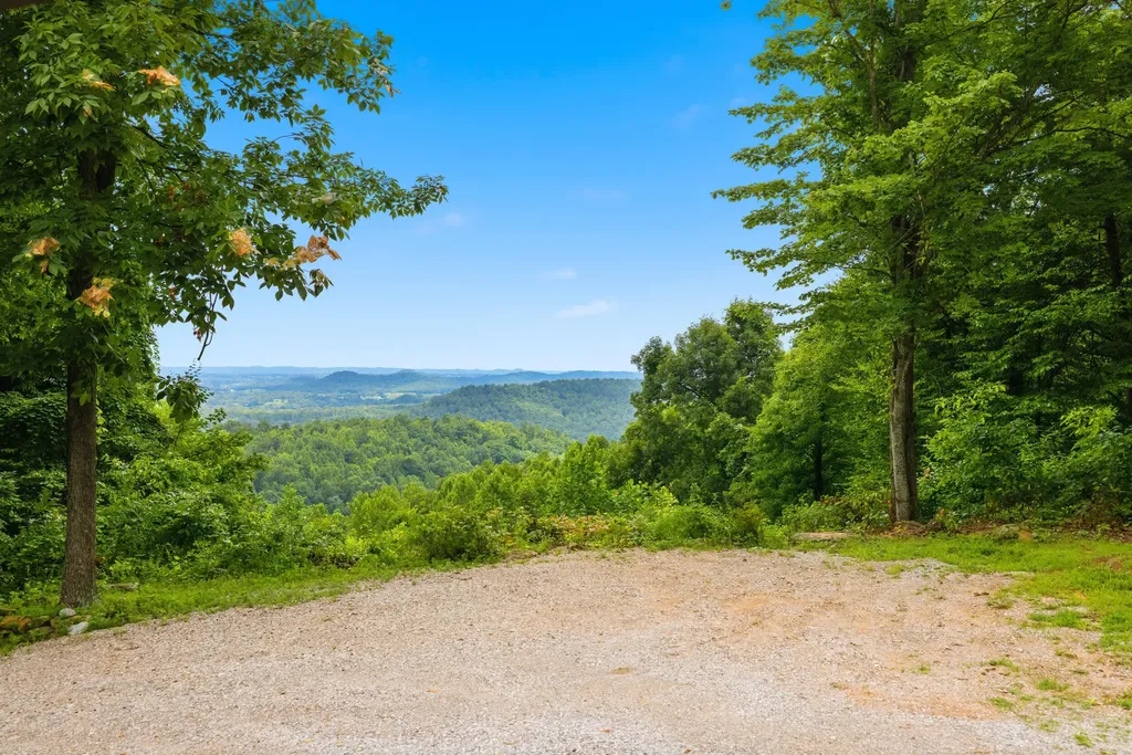 582 High Ridge Tower Road Middleburg KY 42541