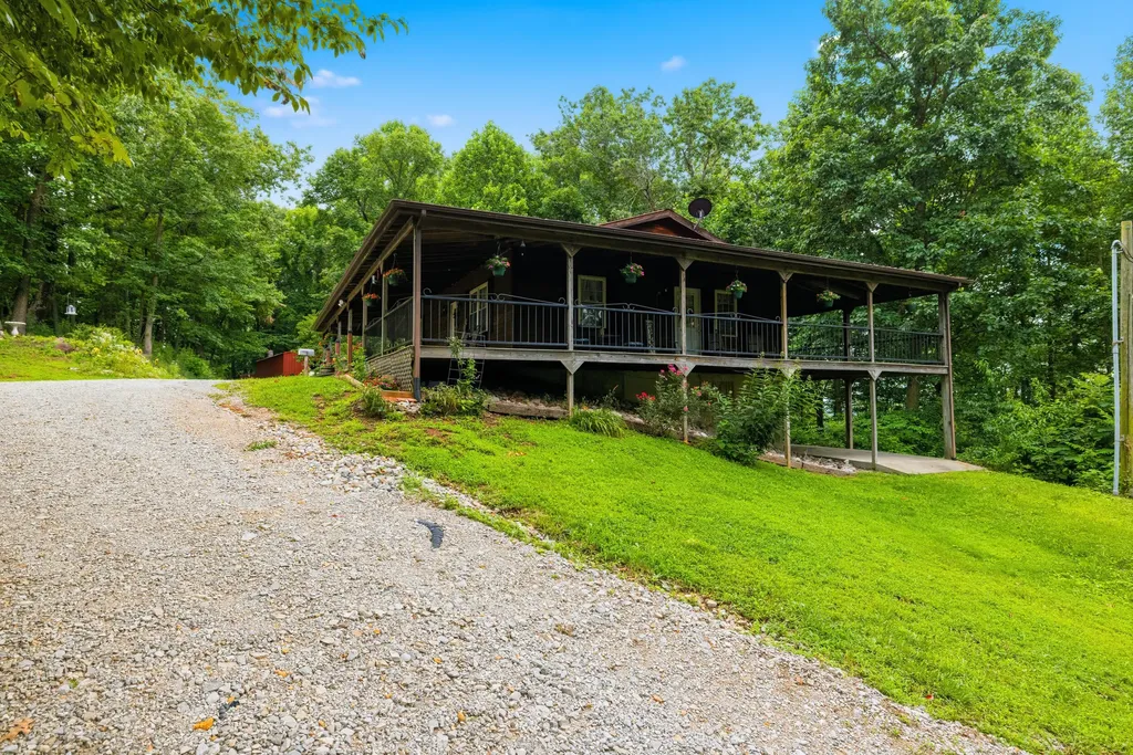 582 High Ridge Tower Road Middleburg KY 42541