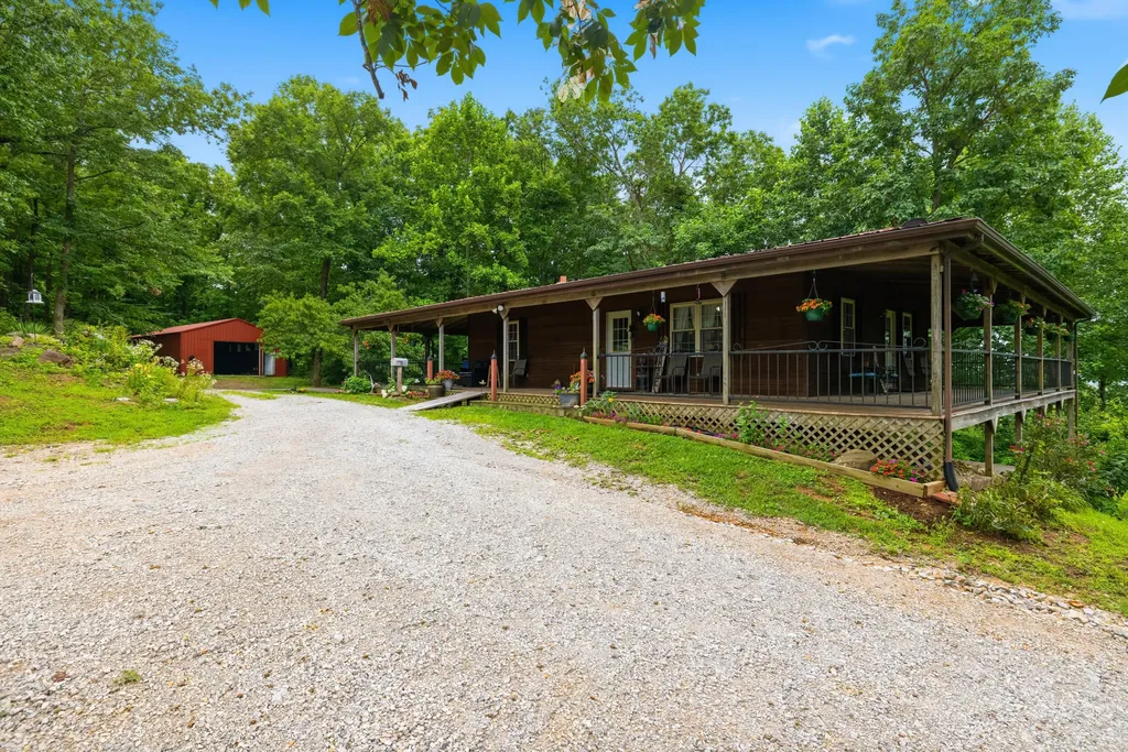 582 High Ridge Tower Road Middleburg KY 42541