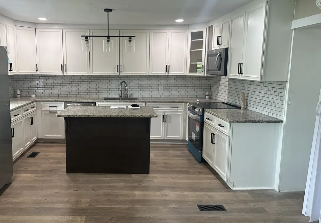 9110 Old Madisonville Road Hopkinsville KY 42240
