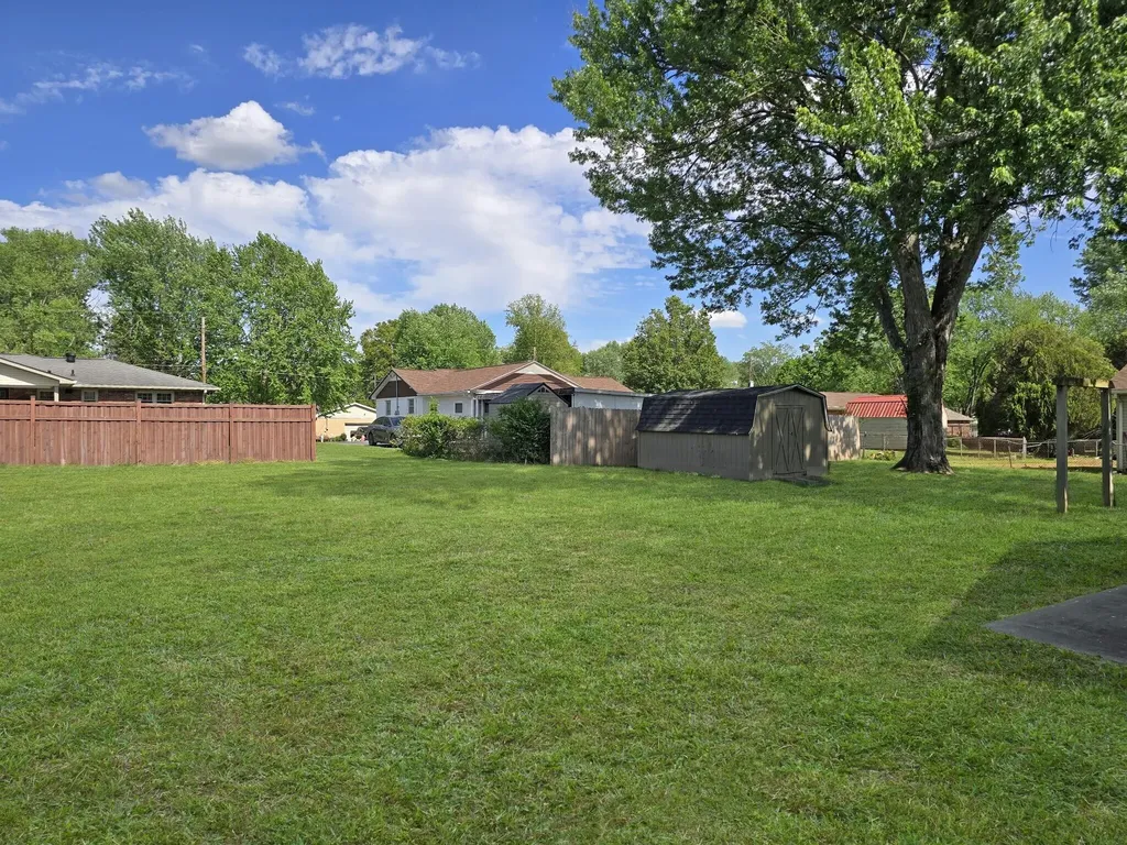 207 Donna Drive Hopkinsville KY 42240