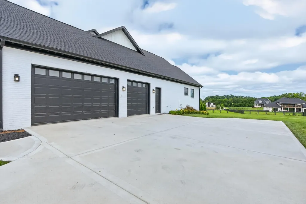 123 Rocky Waters Way Georgetown KY 40324