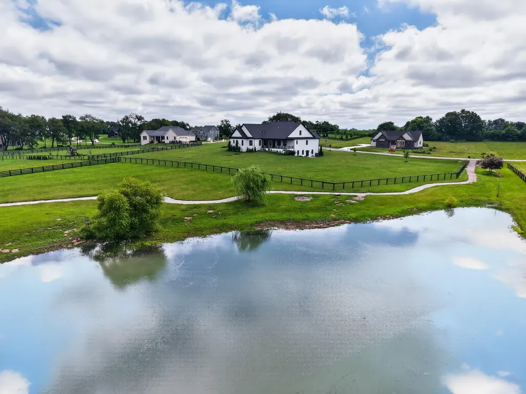 123 Rocky Waters Way Georgetown KY 40324