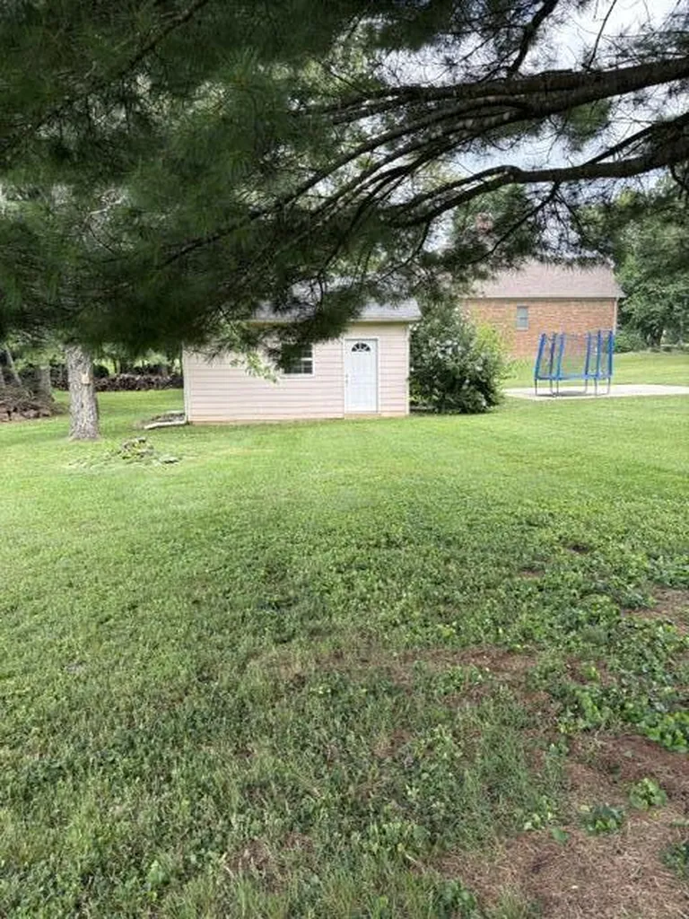 109 Barkley Nicholasville KY 40356