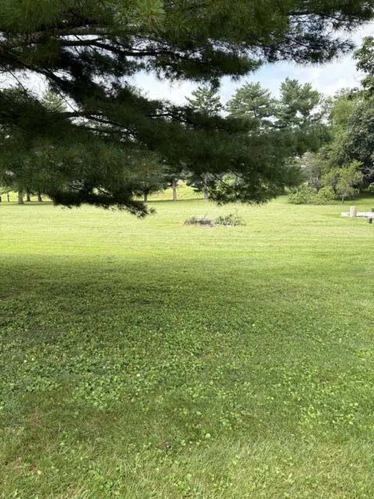 109 Barkley Nicholasville KY 40356