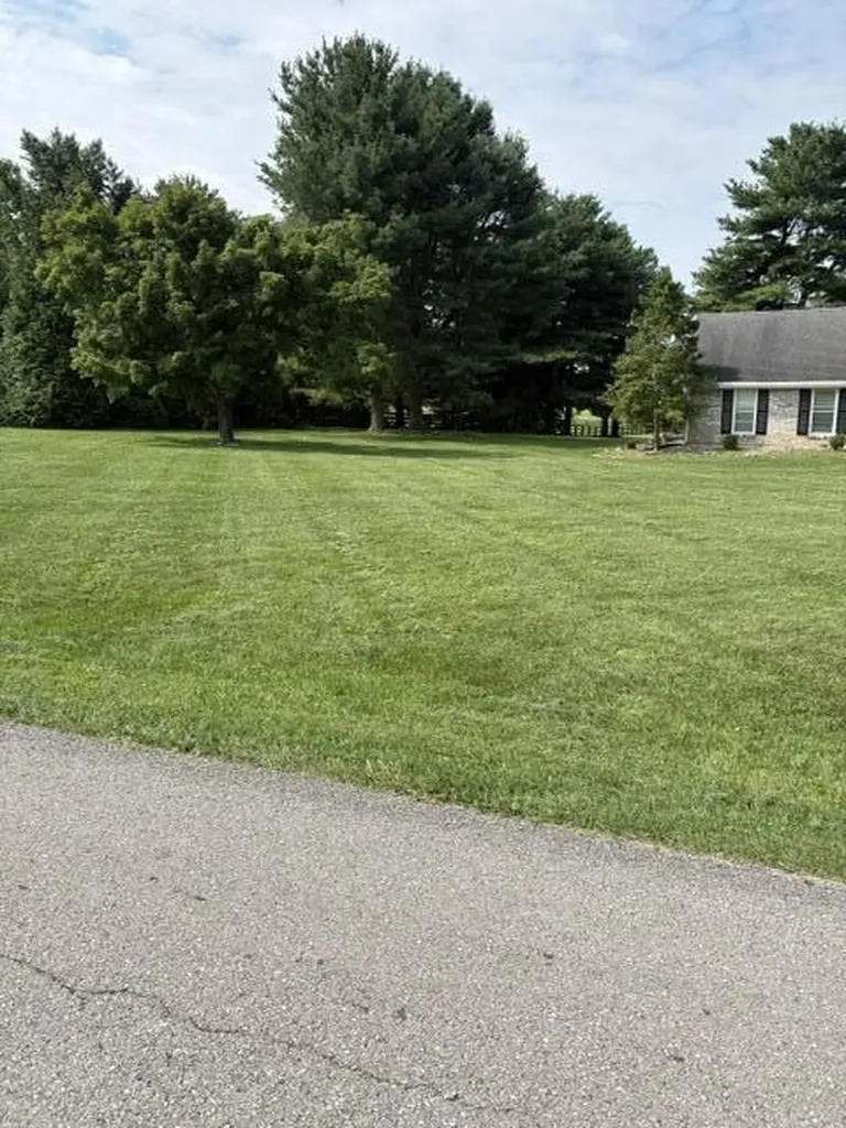 109 Barkley Nicholasville KY 40356