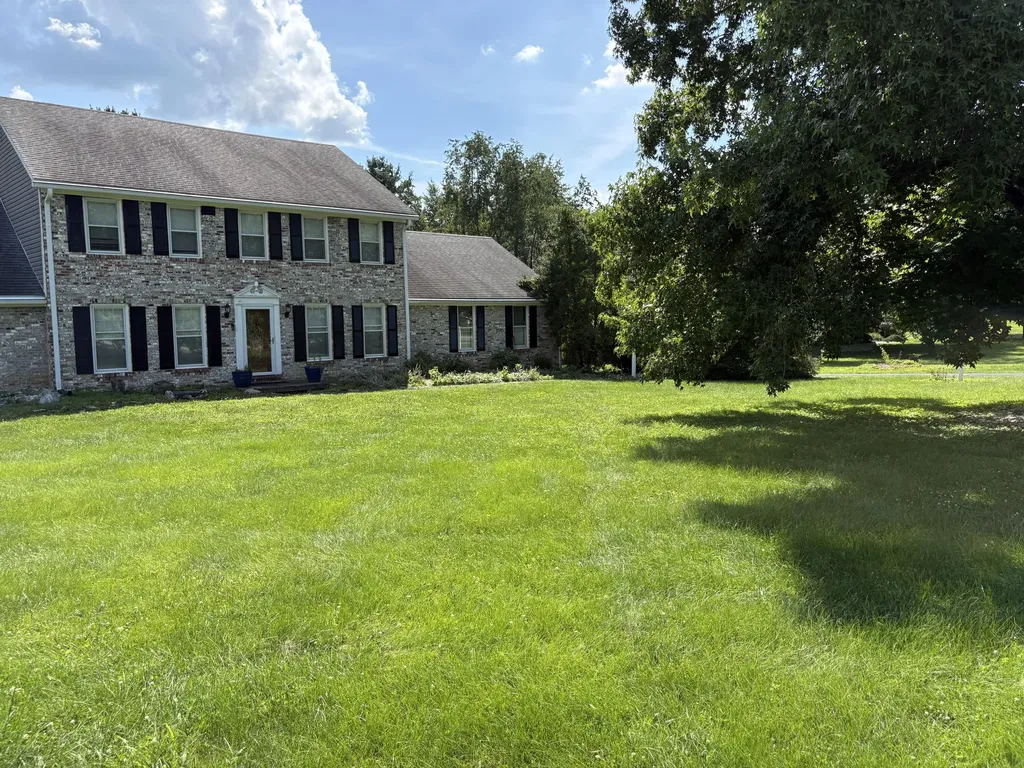 109 Barkley Nicholasville KY 40356