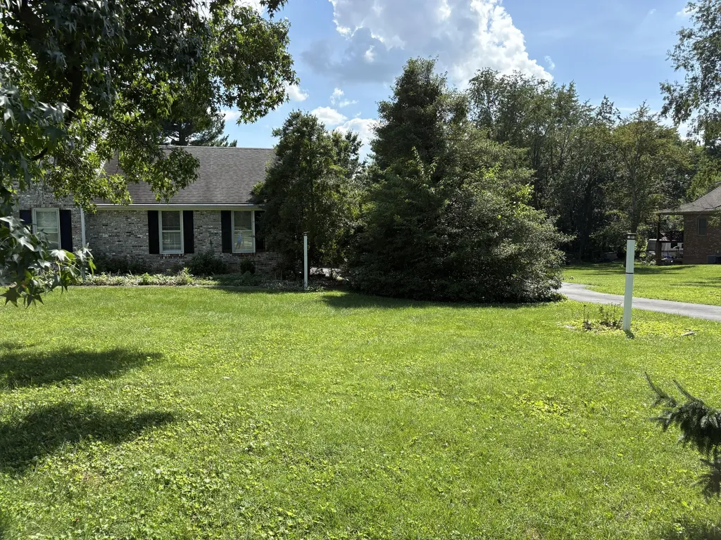 109 Barkley Nicholasville KY 40356