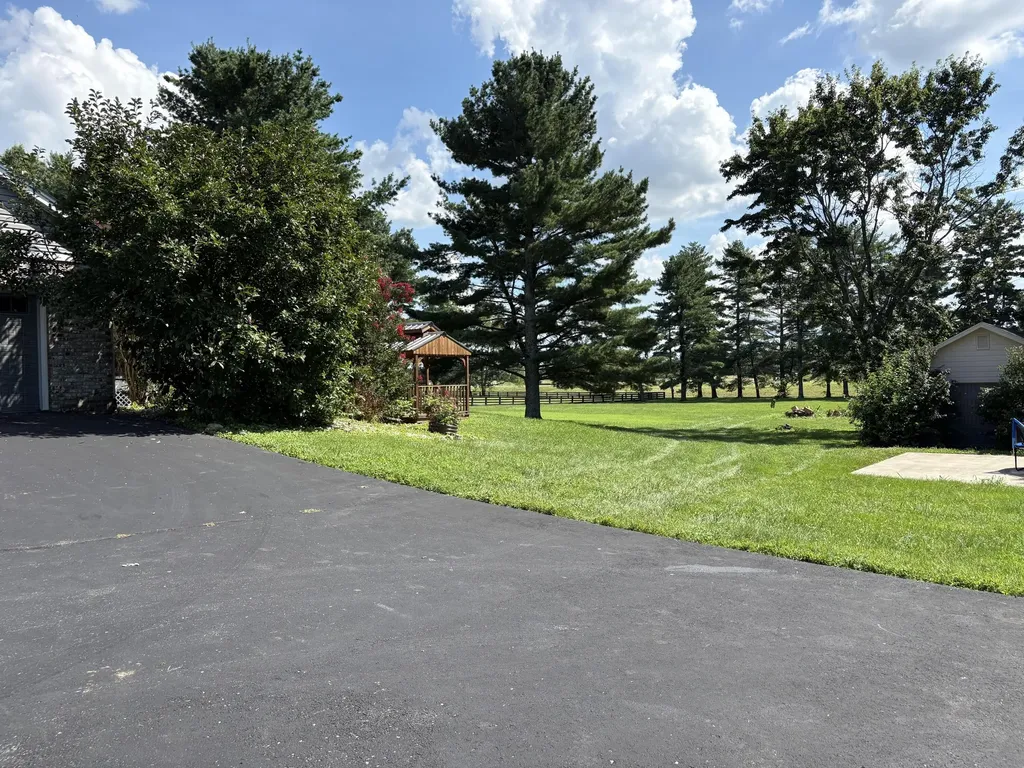 109 Barkley Nicholasville KY 40356