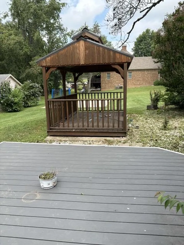 109 Barkley Nicholasville KY 40356