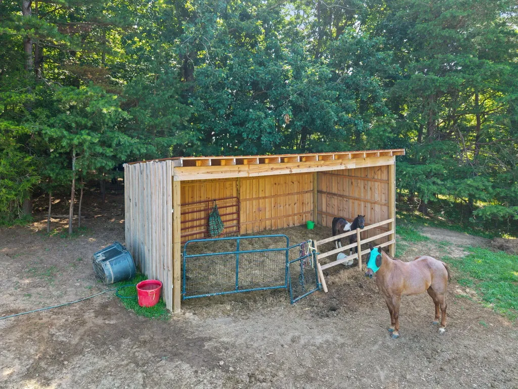 9340 Kentucky 587 Mckee KY 40447