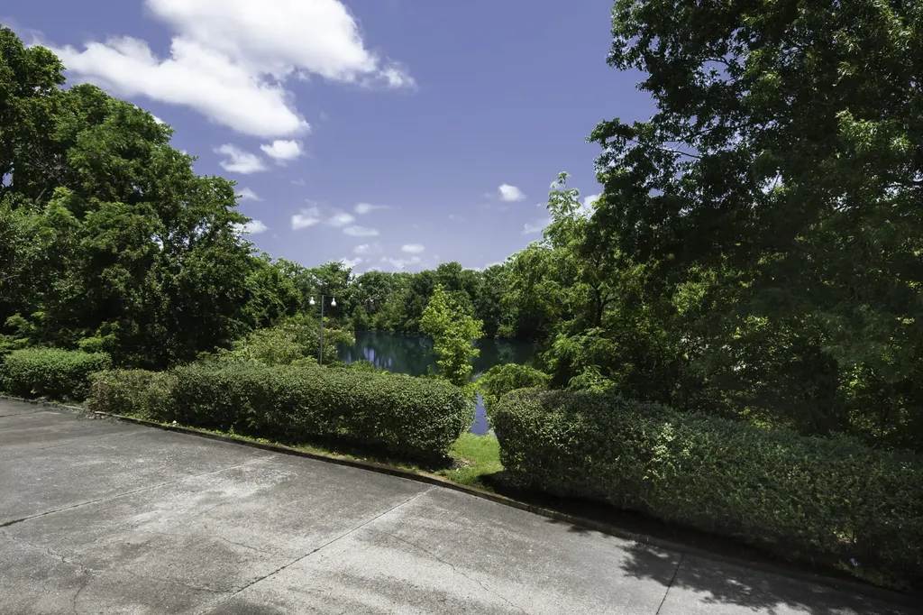 3385 Cove Lake Drive Lexington KY 40515