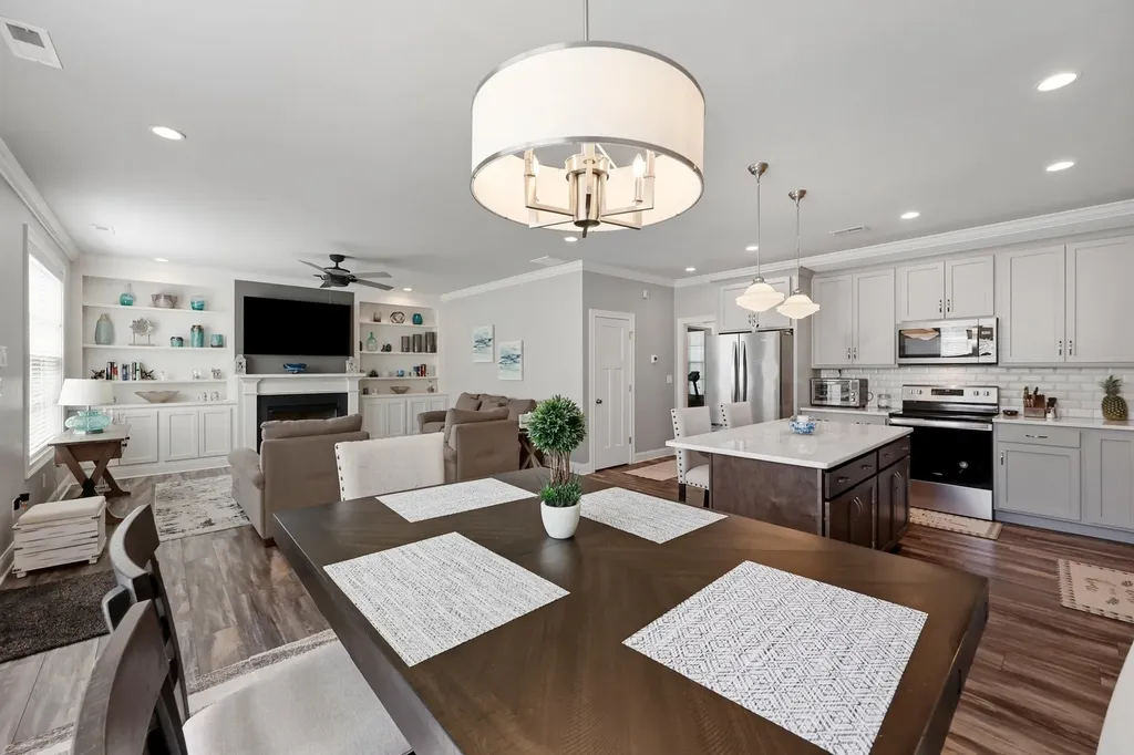 2221 Patchen Lake Lane Lexington KY 40505