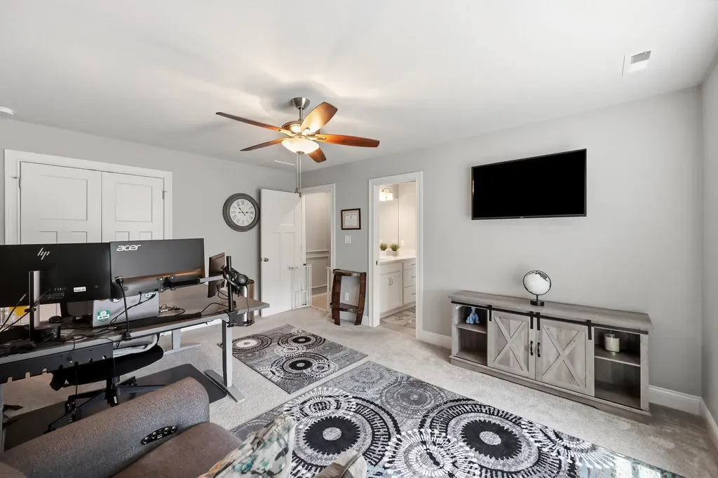 2221 Patchen Lake Lane Lexington KY 40505