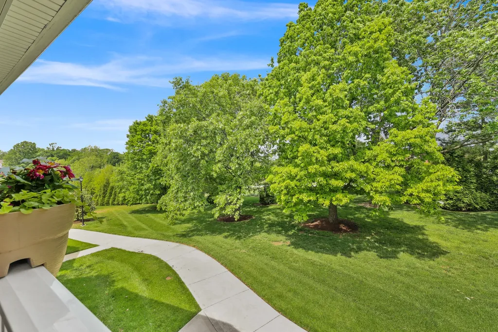 2221 Patchen Lake Lane Lexington KY 40505